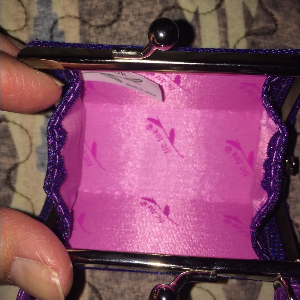 Purse - Picture 2 of 3